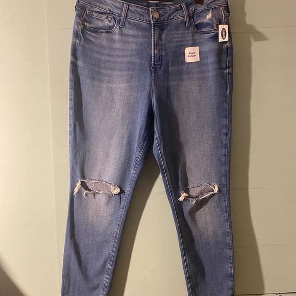 Old Navy Light Blue Distressed Ankle Jeans - Picture 1 of 5